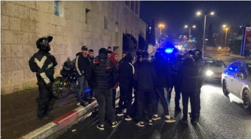 مستوطنون يطلقون النار صوب منازل المواطنين في الشيخ جراح